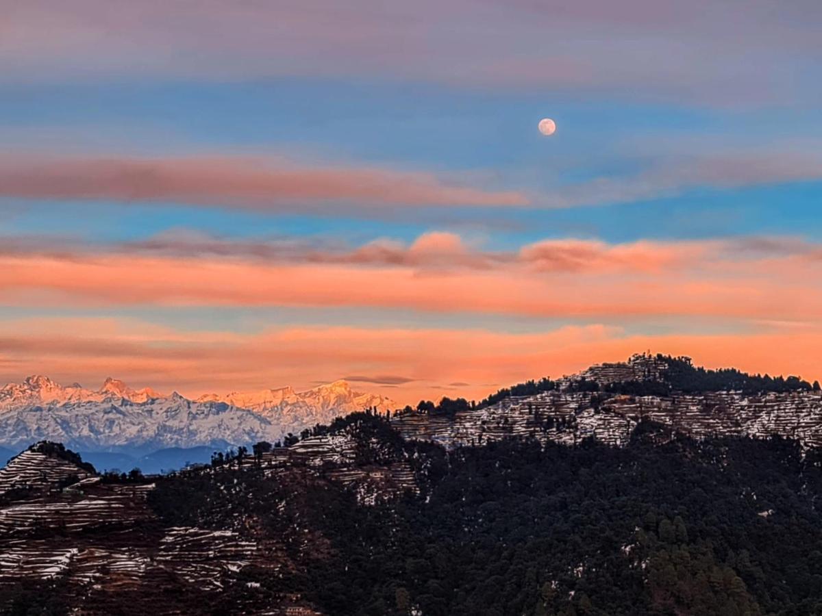 The Kanatal Arbour Luaran gambar